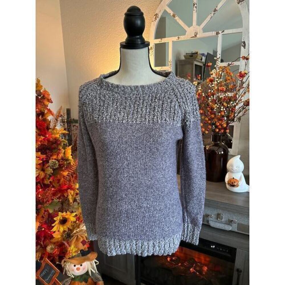 Fate sweater size‎ small purple